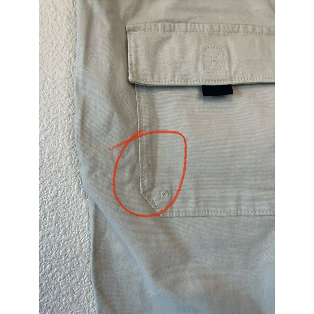 NWT St John’s Bay Men’s Light Khaki Zip Fly Elastic Waist Shorts Size 38 - Picture 4 of 11